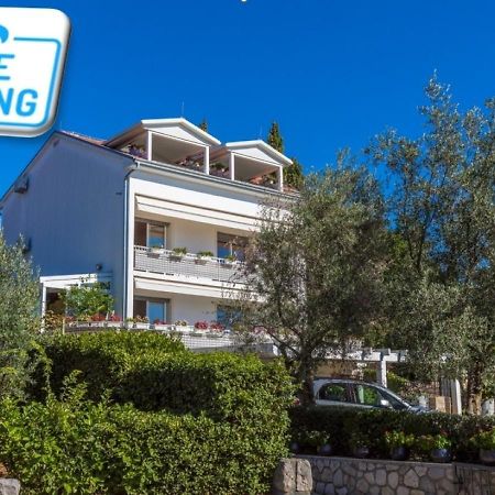 Ivan & Anka Apartments Bojko Selce Exterior photo