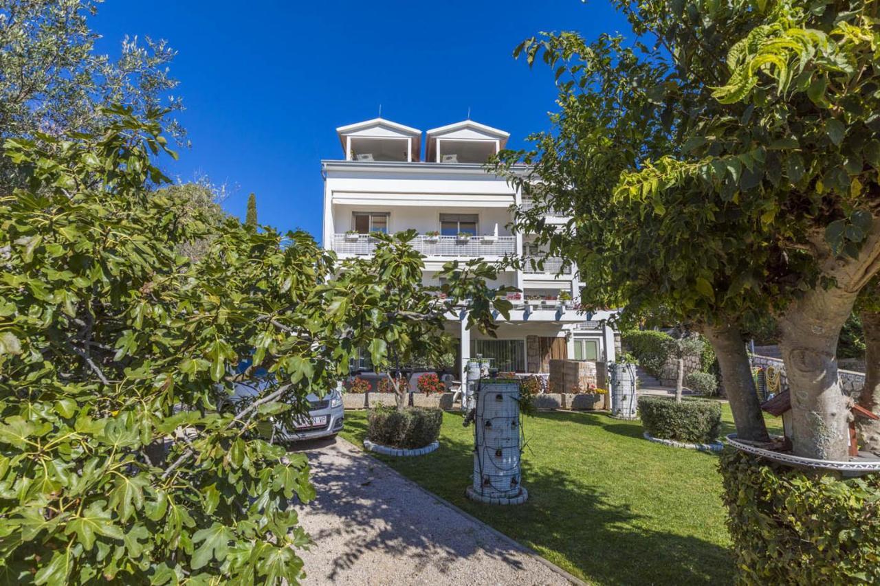 Ivan & Anka Apartments Bojko Selce Exterior photo
