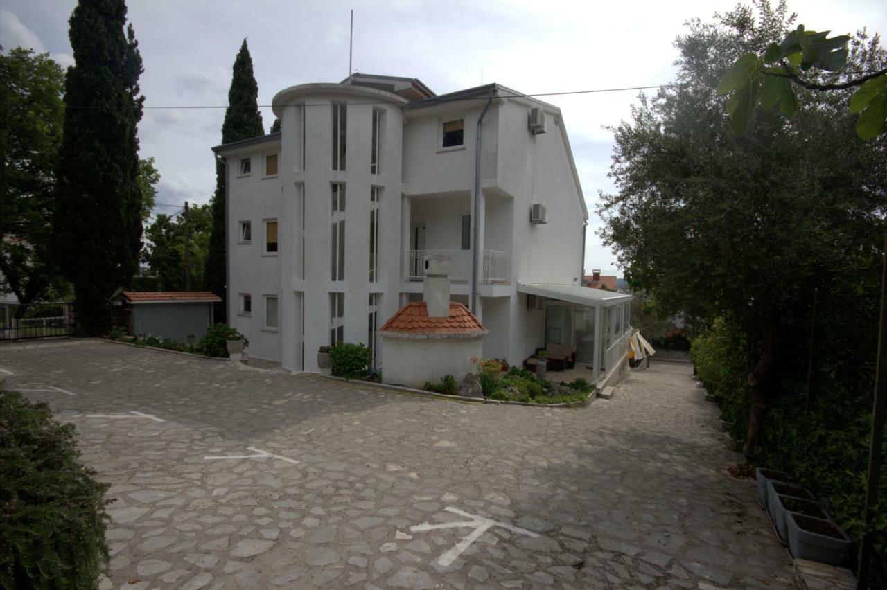 Ivan & Anka Apartments Bojko Selce Exterior photo