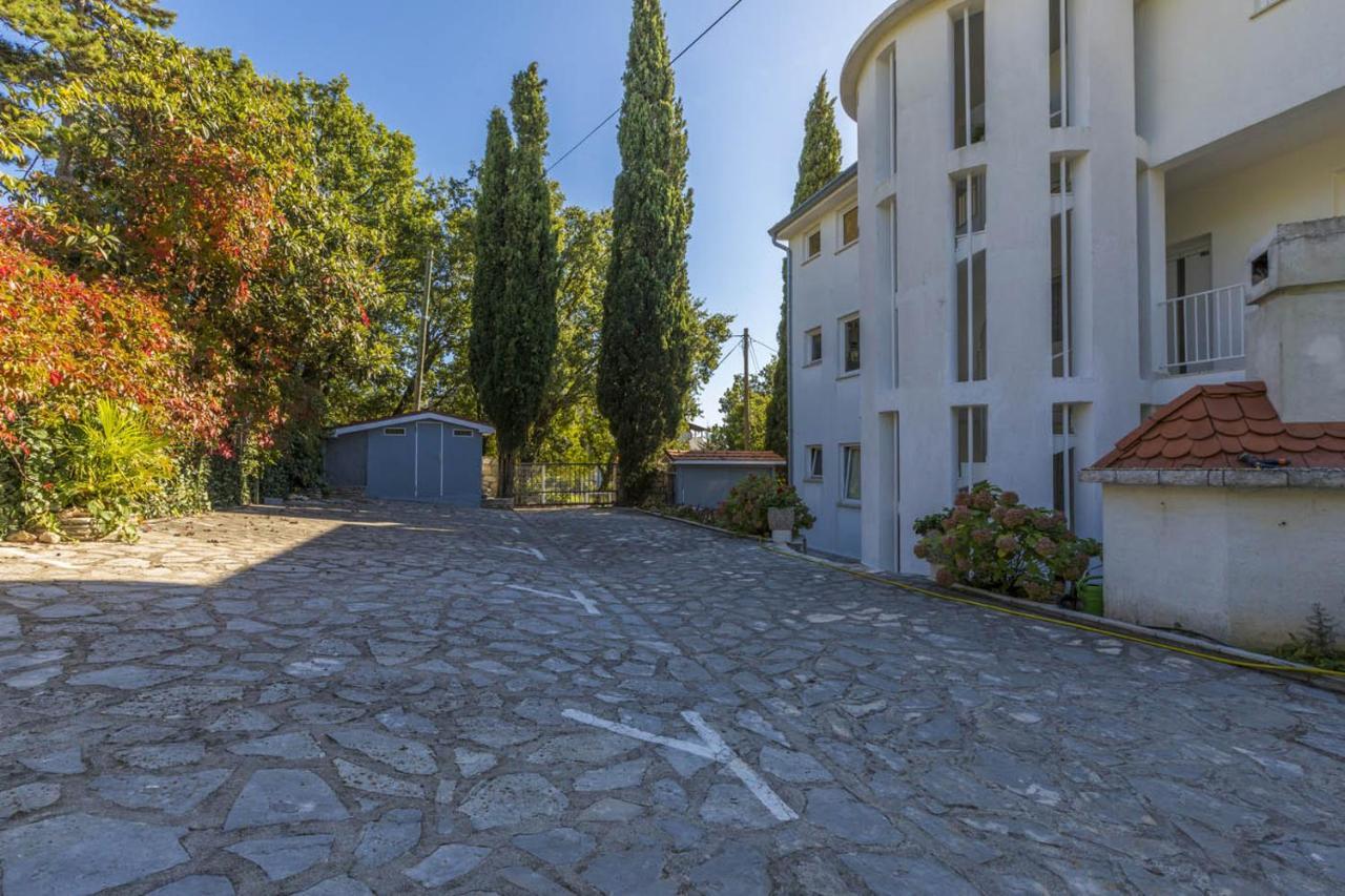 Ivan & Anka Apartments Bojko Selce Exterior photo