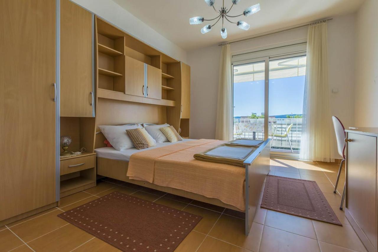 Ivan & Anka Apartments Bojko Selce Exterior photo